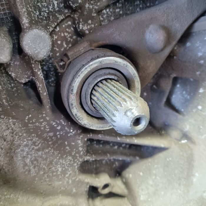 Cutie de viteze Toyota RAV 4 II 2.0 Benzina 2002 - 2006 150CP Manuala 5 Trepte 1AZ - FE ...