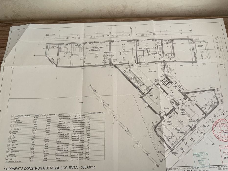 De inchiriat/De vanzare Cladire in zona centrala in Galati