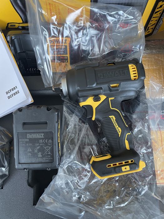 DeWALT  DCF891P2G-QW XR. Impact cu Patrat De 1/2, Pt Mecanici, Original Nou !