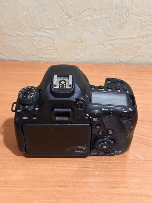 Canon 6D mark 2 с обективом