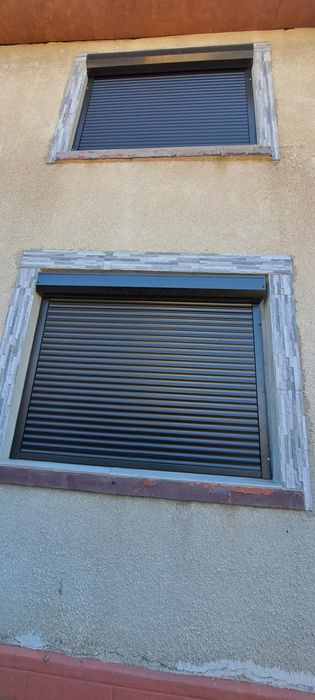 RULOURI Aluminiu si Usi de garaj rezidentiale SECTIONALE