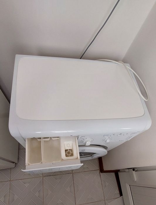 Продаётся стиральная машина INDESIT