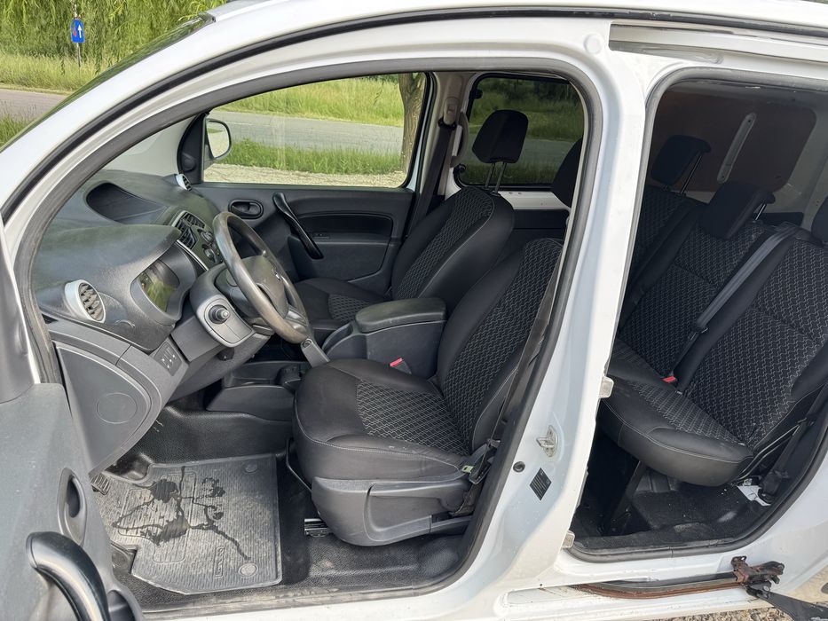 Renault Kangoo MAXI 1,5 DCI 110CP an 2014 decembrie 5 locuri