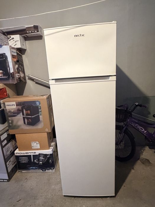 Frigider cu doua usi ARCTIC , 223 l,
