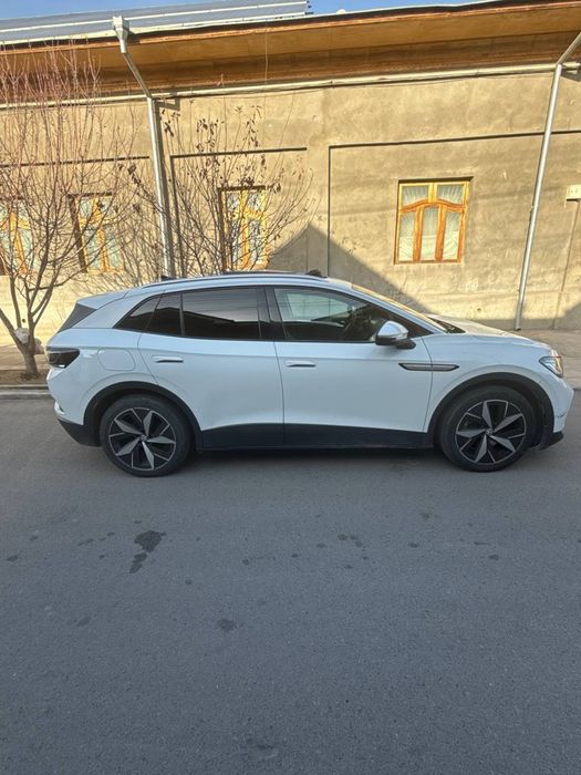 Volkswagen ID.4 PURE sotiladi.