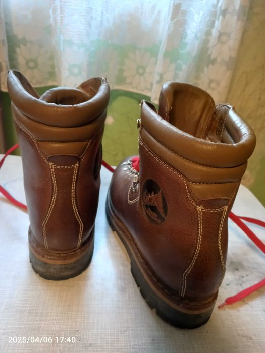 bocanci de munte  lowa