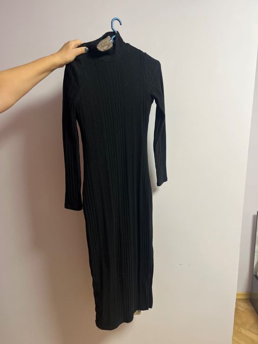 Черна и Бежова рокля