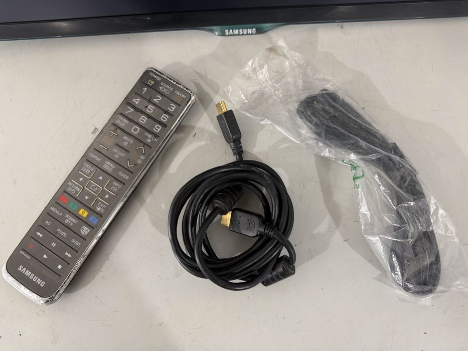 Телевизор -  Samsung 24 inch /Smart  / A20