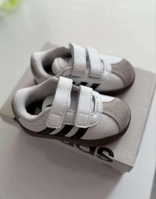 Adidas маратонки 20 номер