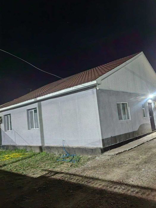 Уй сатылады. Сарыозек жагында.