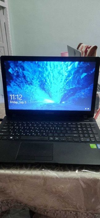 Samsung noutbuk i7 16GB 256GB
