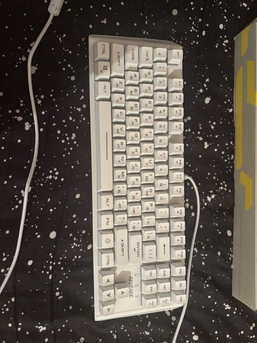 Продам клаву новая не пользовались