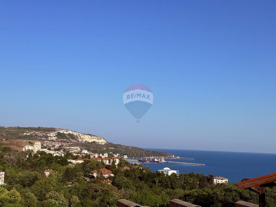 Тристаен апартамент с морска гледка за продажба, гр. Балчик, Я.И.