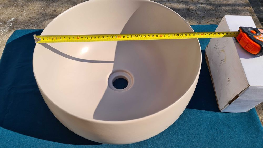 Chiuvetă rotundă din ceramică pe blat Made in Italy