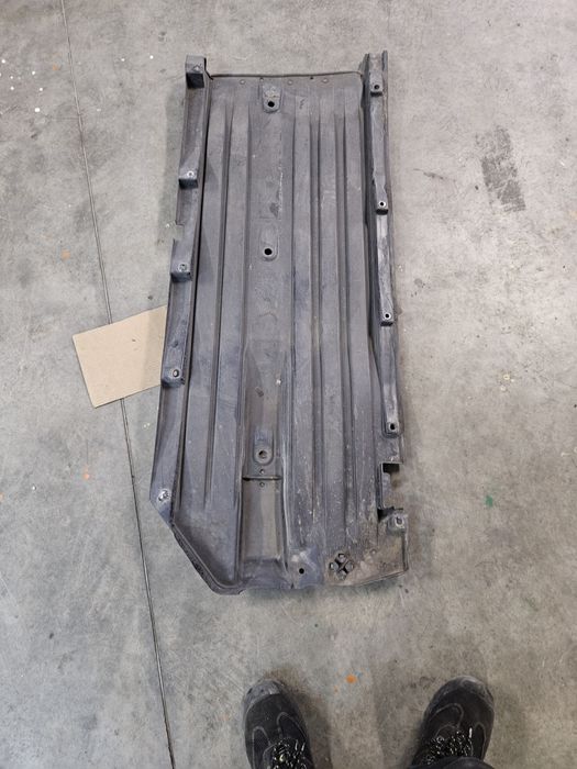 scut lateral stanga suzuki grand vitara 2018