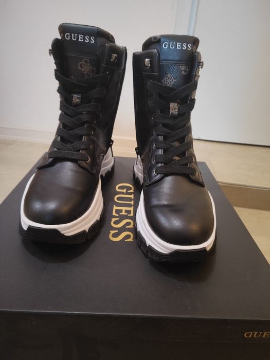 Зимни боти Guess