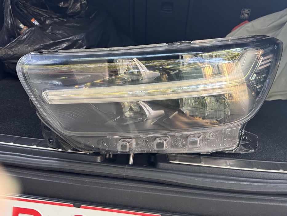 Far stanga Volvo xc40 2020 led