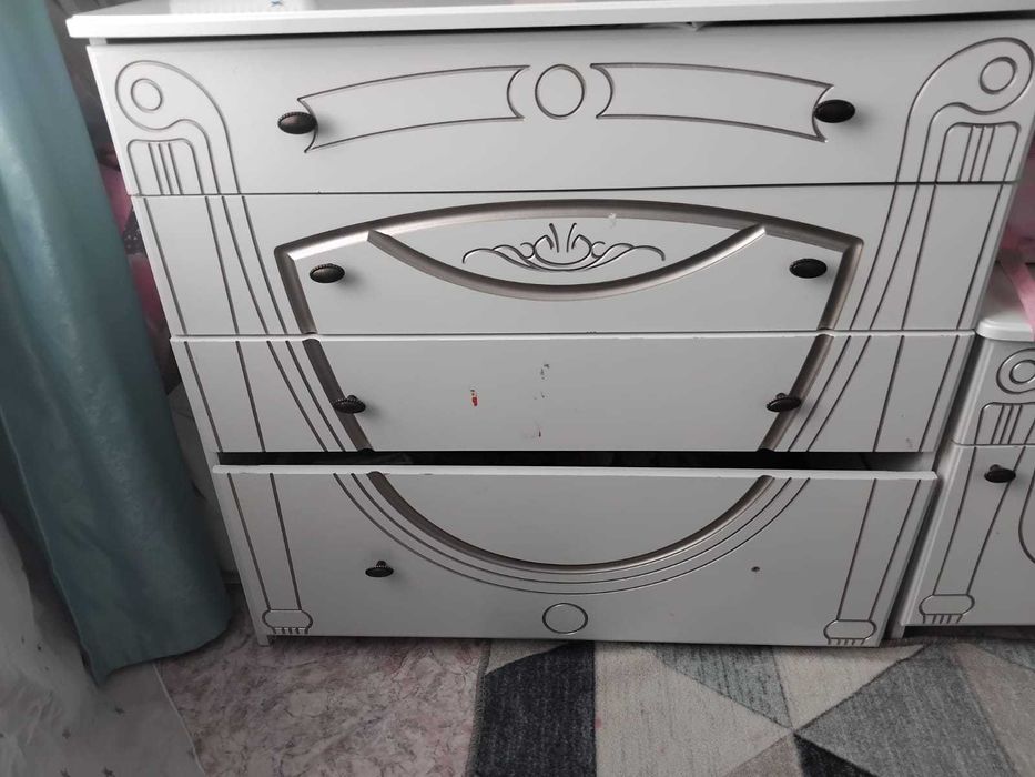 Продам спальный гарнитур