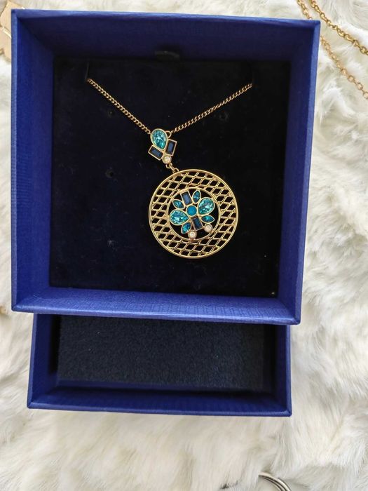 Ново колие Сваровски, златисто, кръгло със сини камъни