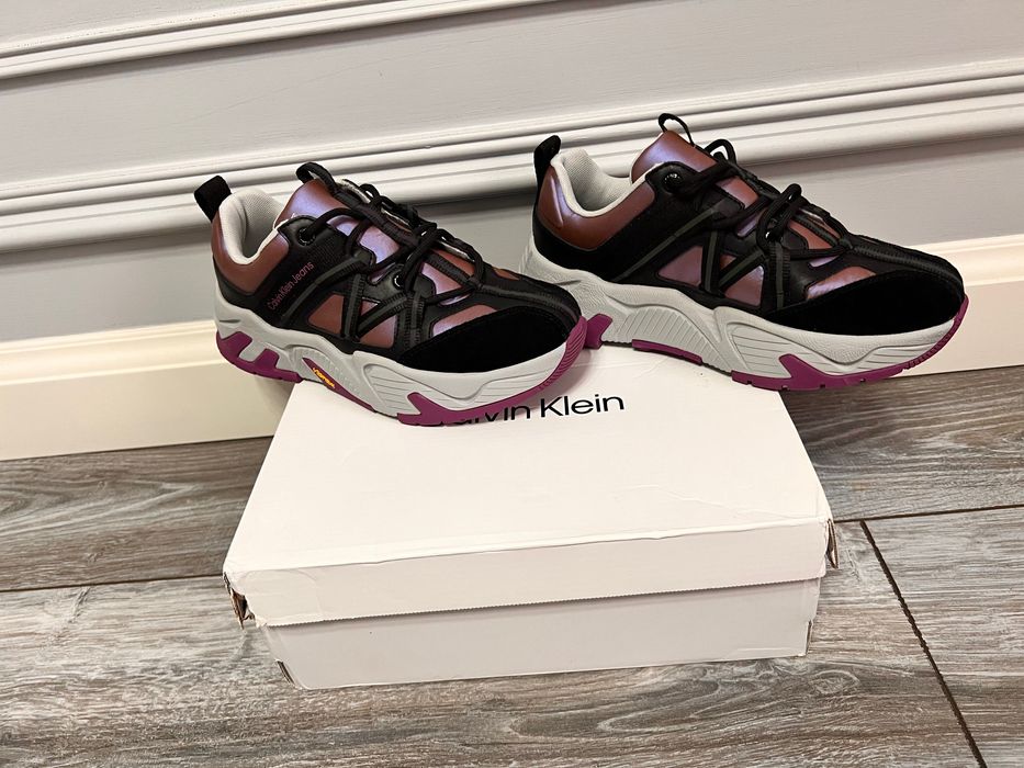 Продам кроссовки Calvin Klein