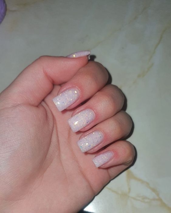 Manichiura, unghii cu gel/semipermanent Constanța - zona Veterani