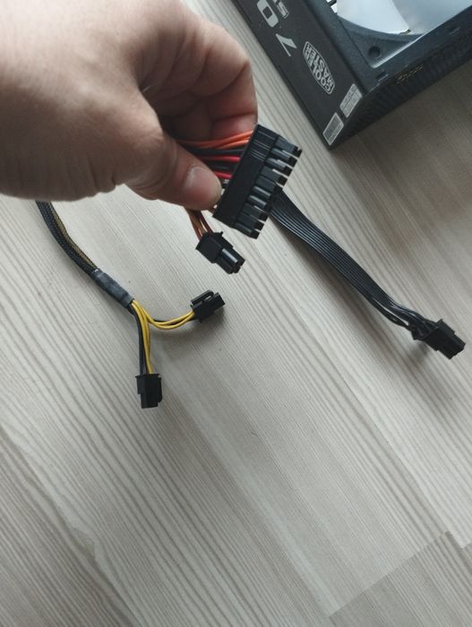 Sursă de alimentare 700w