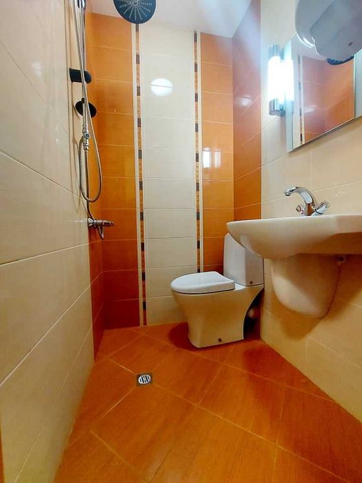 Дава се под наем Тристаен апартамент в Бургас, Център - 65 кв.м за 306 € - Снимка #2