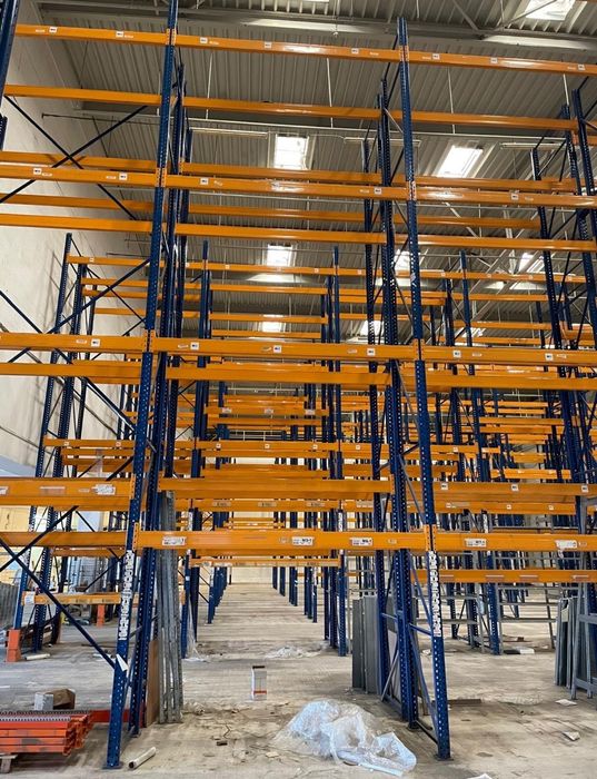 Rafturi metalice industriale reglabile 
Avem orice dimensiuni livram i