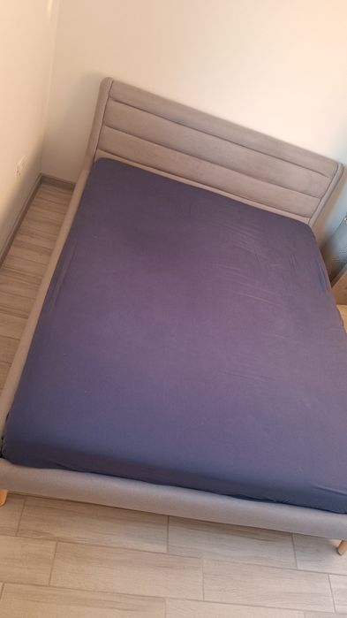 Cadru pat cu somiera, margini tapițate