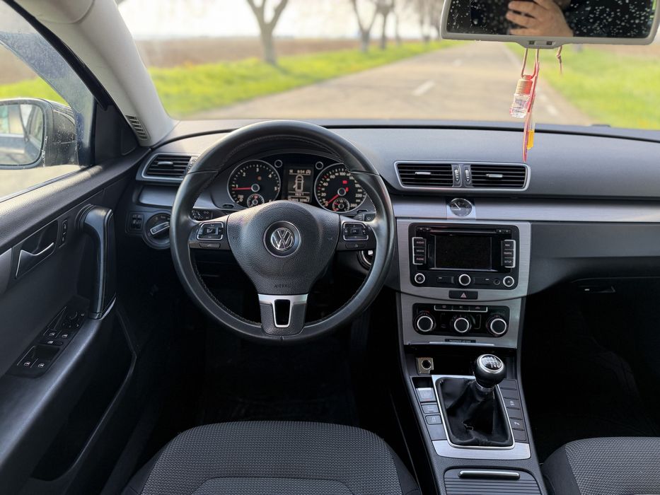 Volkswagen Passat B7 2.0 TDI 140CP 2012
