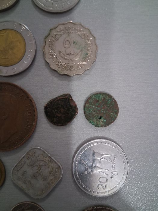 различни ретро пари от България и други държави
