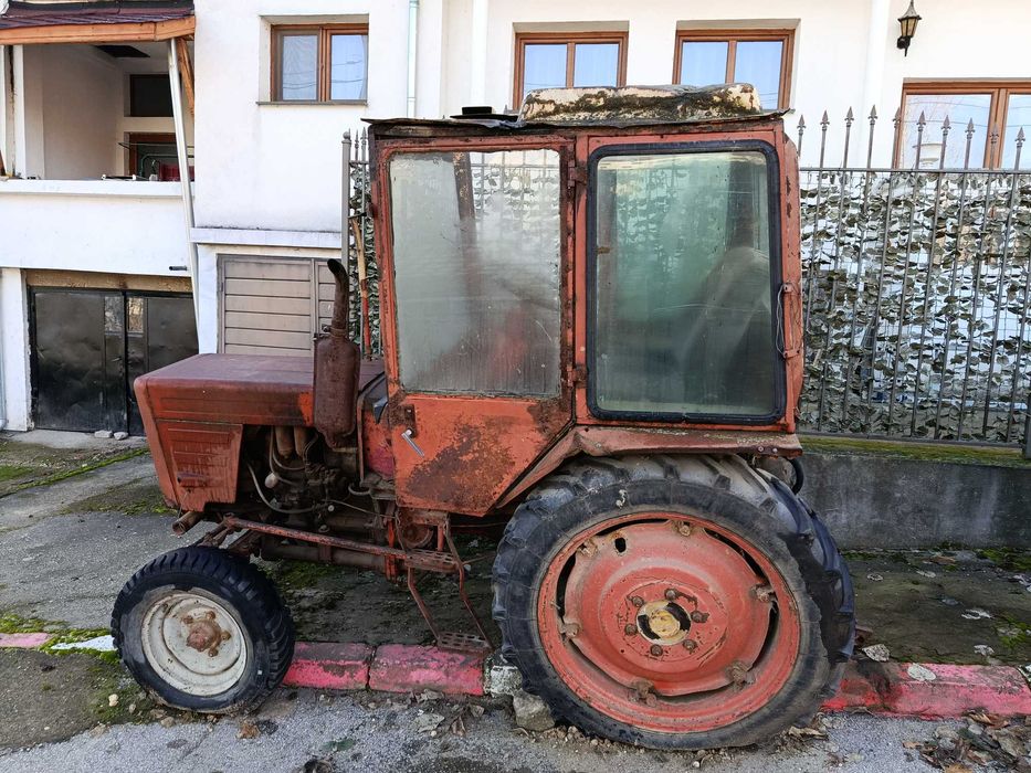 Продавам трактор Т-25 „Владимировец