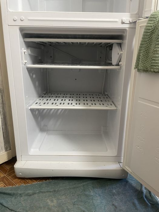 Холодильник индезид б/у большой