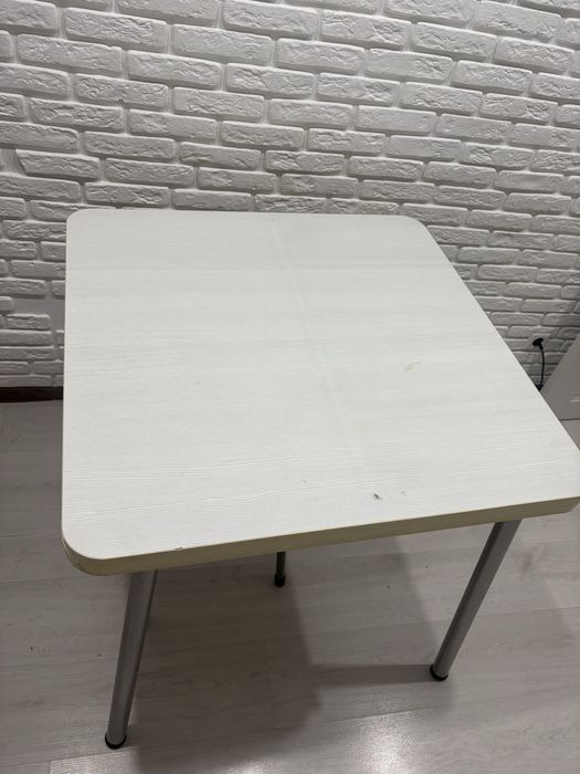 Продам стол в хорошем состоянии