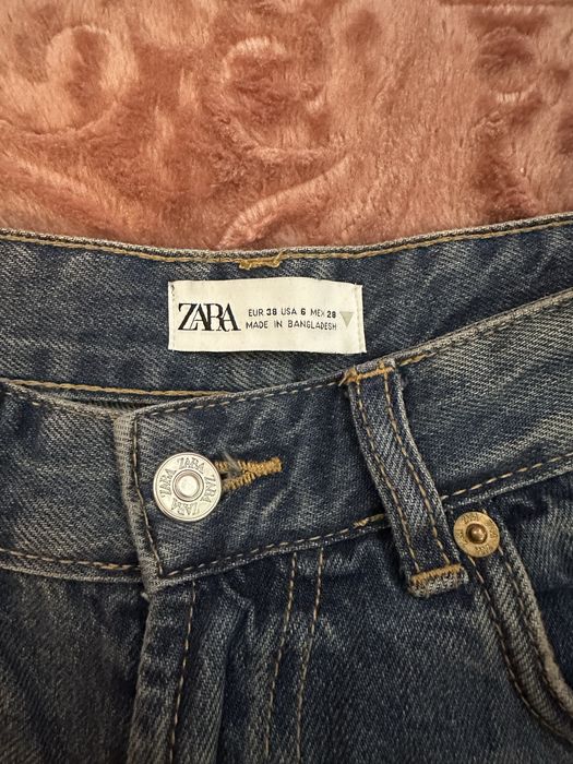 Джинсы Zara в винтажном стиле