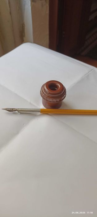 Ручка перьевая с чернильницей СССР ,новые!