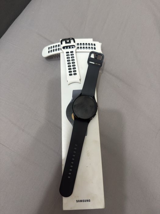 Продам samsung watch 5 40mm