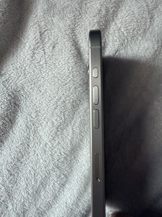 Продается айфон 15 про на 128гб