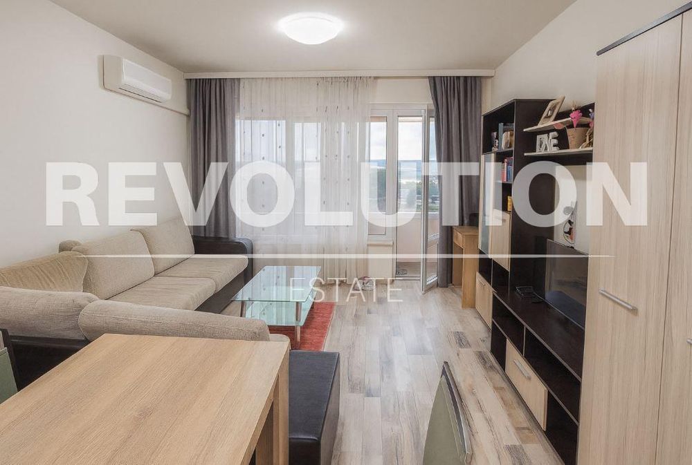 Тристаен апартамент в района на Трошево!