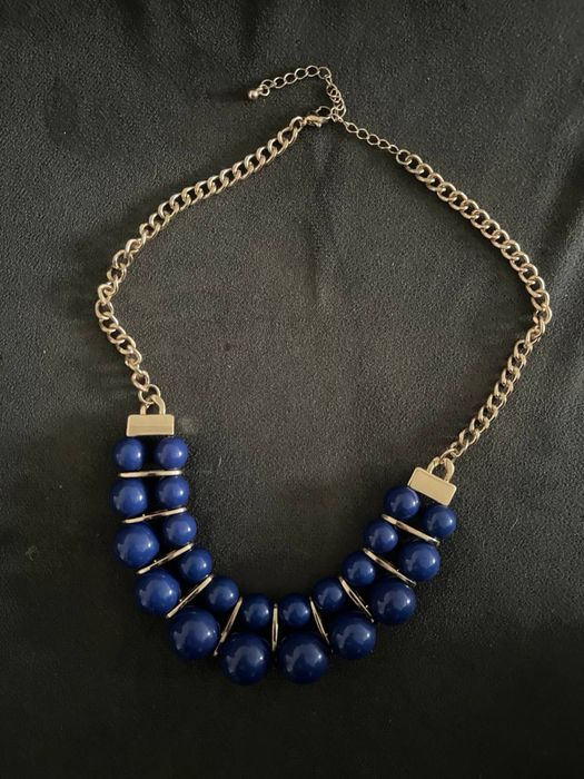 Бижута - колиета, обеци и пръстени