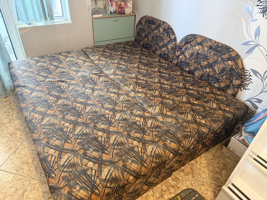 Спалня от две части