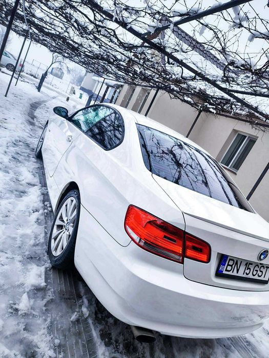 Vând BMW 320i E92