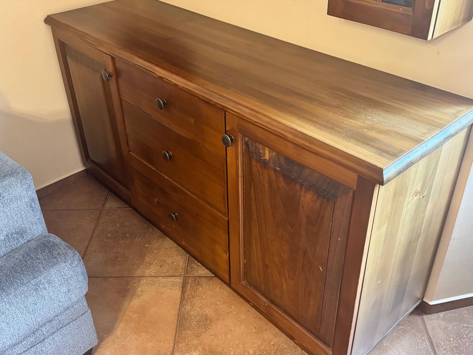 vand comoda lemn masiv