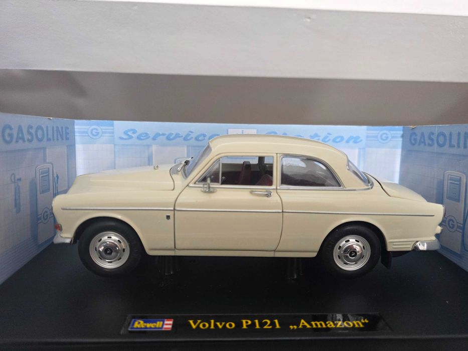 Macheta Auto 1/18 Revell Volvo P121 Amazon