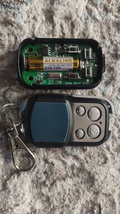 Пульт для шлагбаума и ворот.