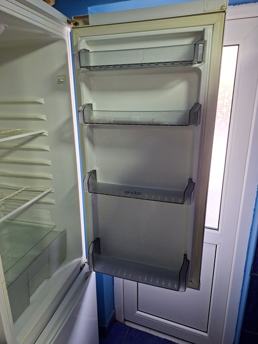 Frigider cu congelator 3 sertare artic
