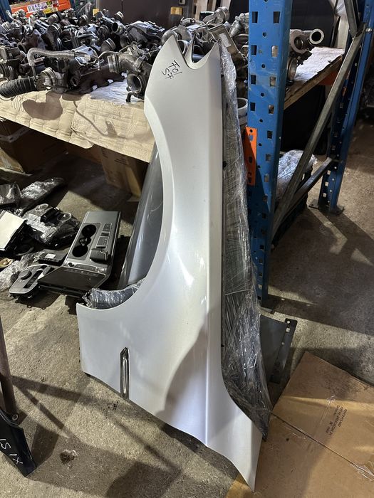 Aripa stanga BMW Seria 7 F01 F02, 2009-2015