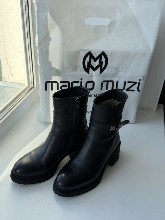 Продаю зимние женские ботинки