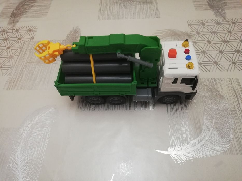 Продам Игрушкыный Трубовоз