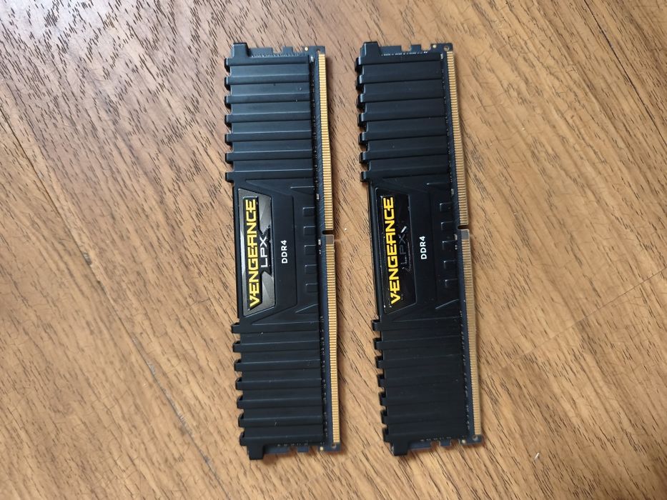 Vand DDR 4  32+8 Gb Vengeance